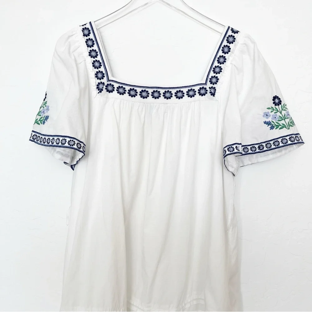 Draper James Embroidered White dress with blue floral Pattern Size Medium - Picture 10 of 14